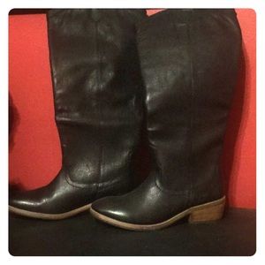 Michael Shannon knee-high leather boots